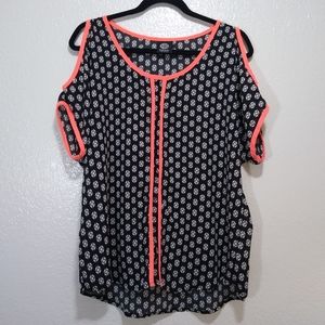 Bobeau women's cold shoulder blouse medium